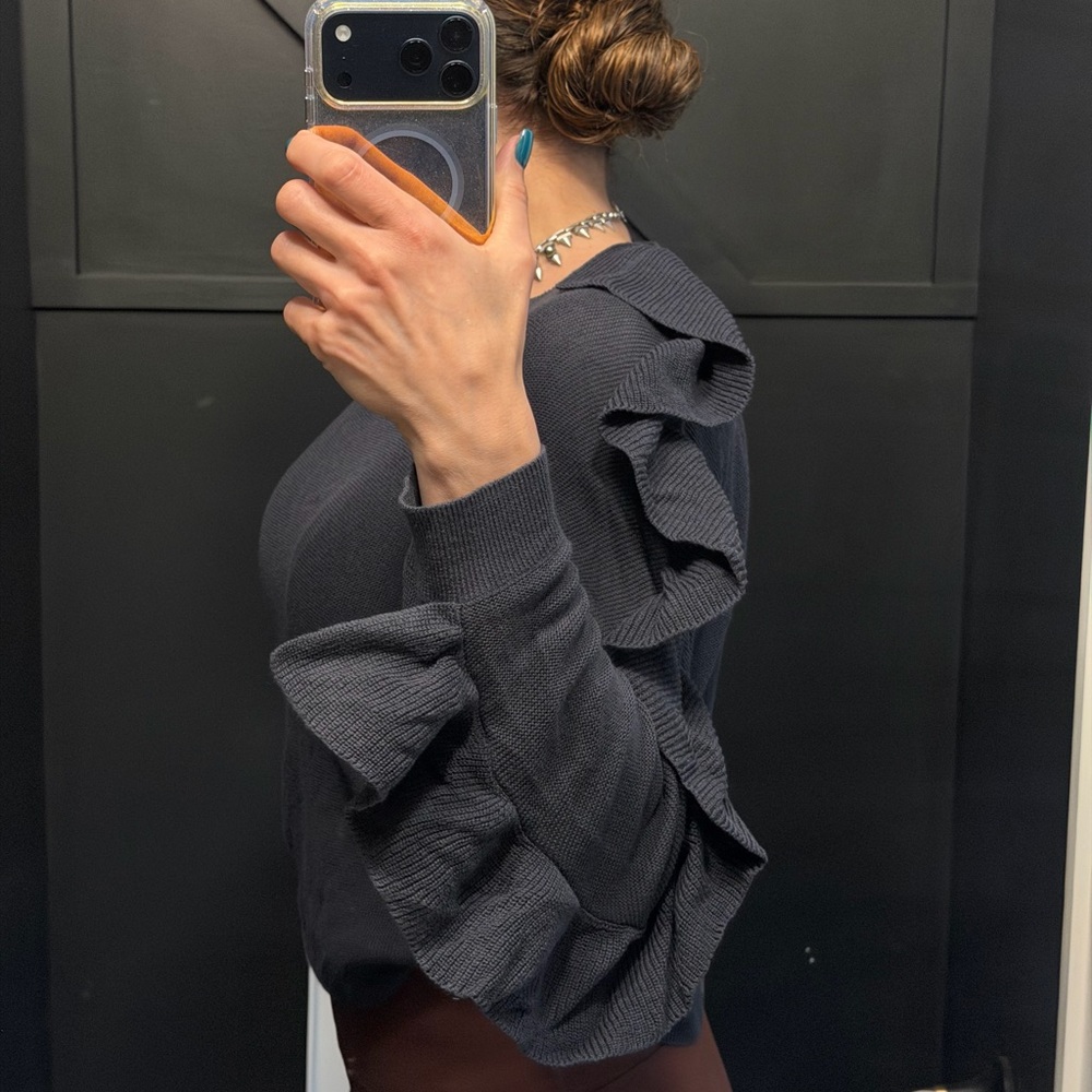 Leith Smoky Navy Ruffle-Sleeve Knit Sweater – Size M